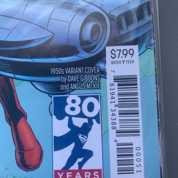 (C37) DC Action Comics #1000 1950's Superman Variant - Picture 8 of 8